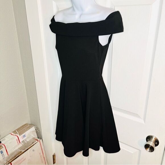 B. Darlin Cuff Off-The-Shoulder Scuba Crepe Skater Dress Retro 5/6 Juniors - Picture 7 of 12